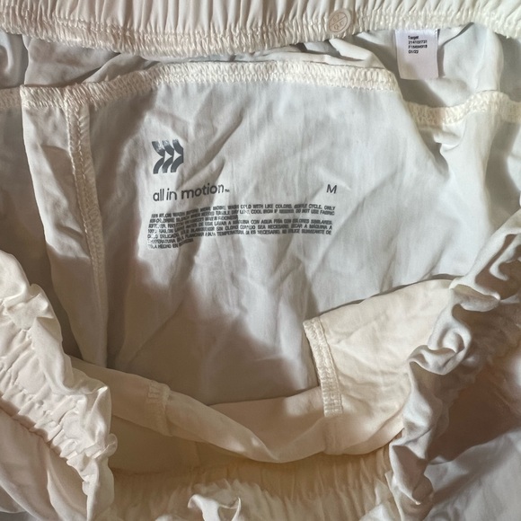NWT All in Motion Cream Shorts - Picture 2 of 3